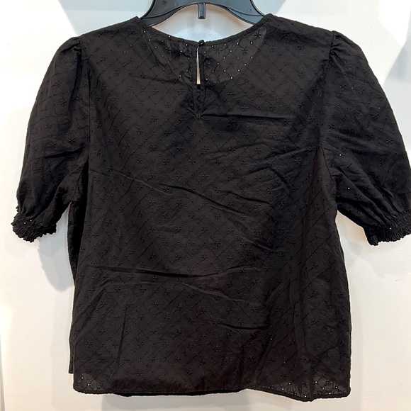 🖤 NWOT Divided Black Eyelet Puff Sleeve Top in Size Small - Picture 4 of 7